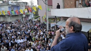 “Türkiye halkı, emekçileri, işçileri, yoksulları, köylüleri, gençleri ve öğrencileri yanınızdadır”