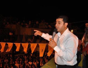 Demirtaş:Mersin halkı seçim mitingi değil, zafer şöleni yapıyor