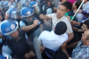 Taksim’de YSK Kararı Protestosunda Polis Şiddeti