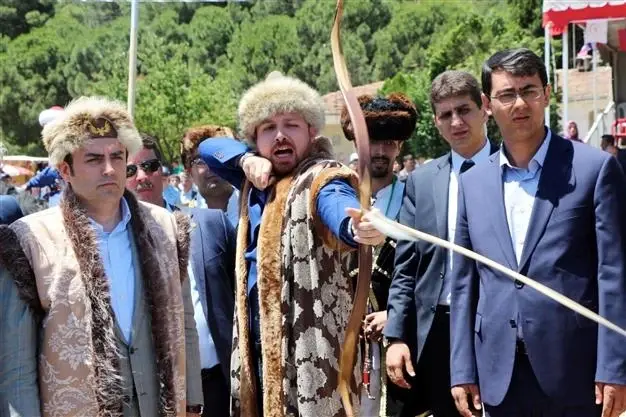 Rejimin ‘kültür savaşı’ davetiyesi -gönderene iade